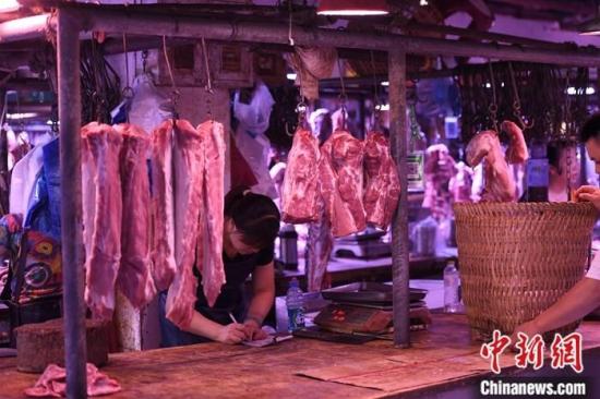 猪肉价钱清晰回落：国内提供保障 进口清晰削减
