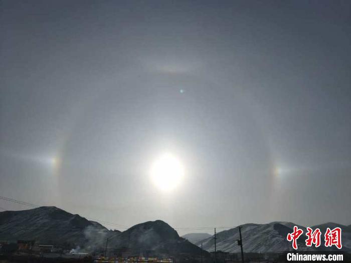 青海上空泛起三个太阳事业天气专家称为为幻日
