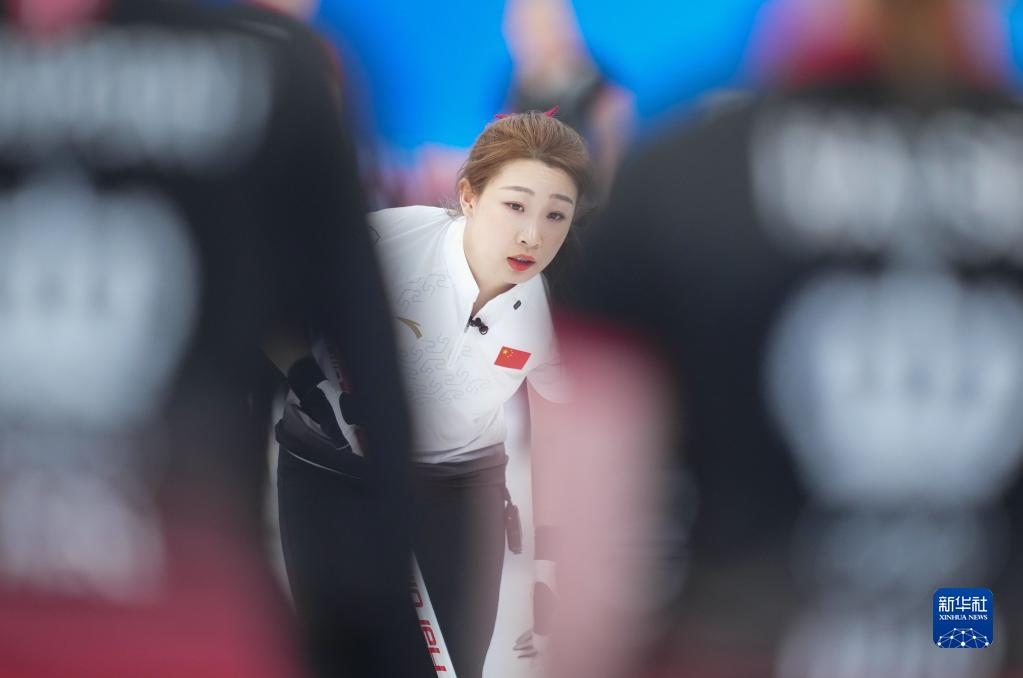 冰壶女子循环赛：中国队对于阵丹麦队