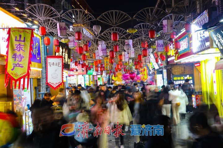 图集丨跨年夜,济南各大商圈活力爆棚