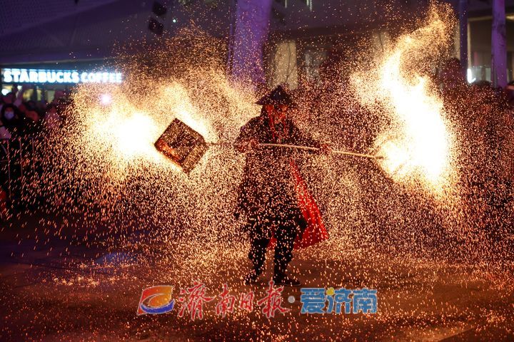 图集丨跨年夜,济南各大商圈活力爆棚