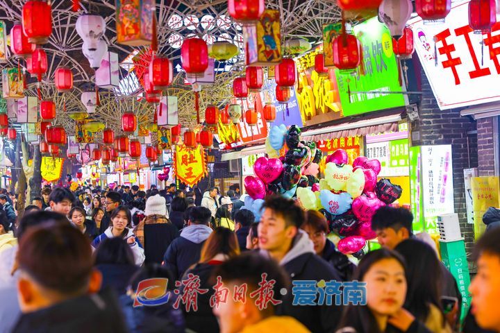 图集丨跨年夜,济南各大商圈活力爆棚
