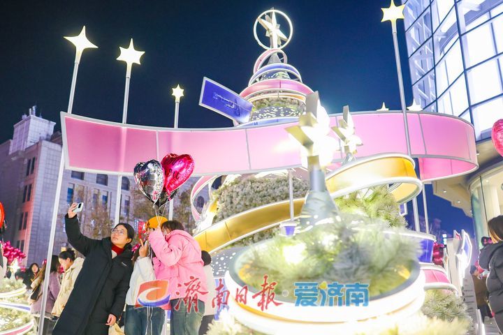 图集丨跨年夜,济南各大商圈活力爆棚
