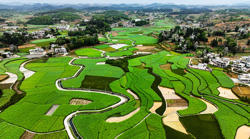 贵州黔西：山区田园美如画