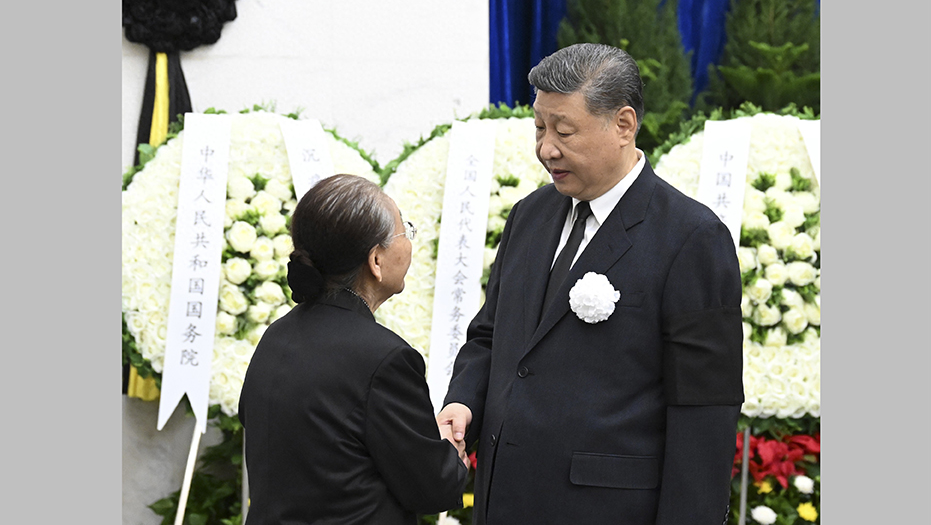 热地同志遗体在京火化 习近平等到八宝山革命公墓送别