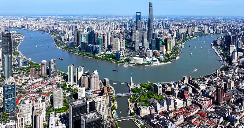 续写经济快速发展和社会长期稳定两大奇迹新篇章