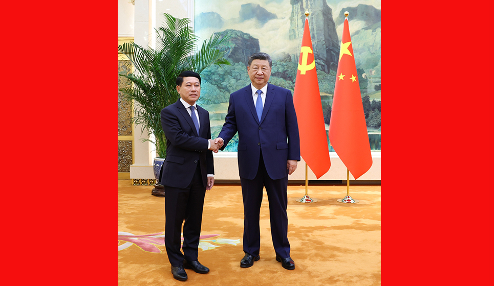习近平会见老挝人民革命党中央总书记、国家主席特使沙伦赛